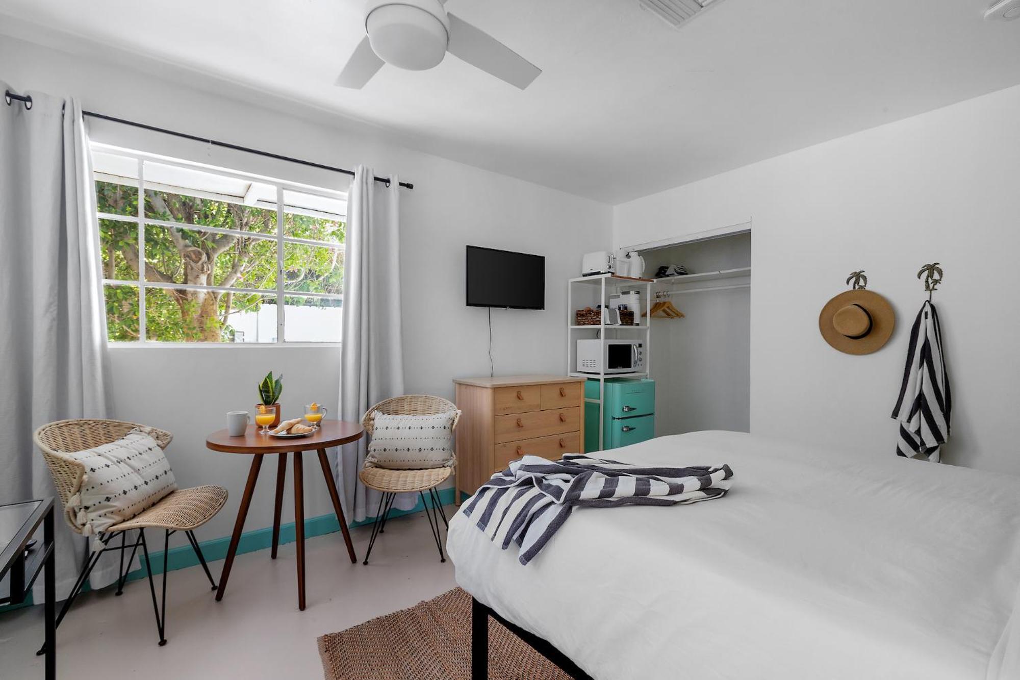 Spirit Of Sofia Hotel Palm Springs Bagian luar foto